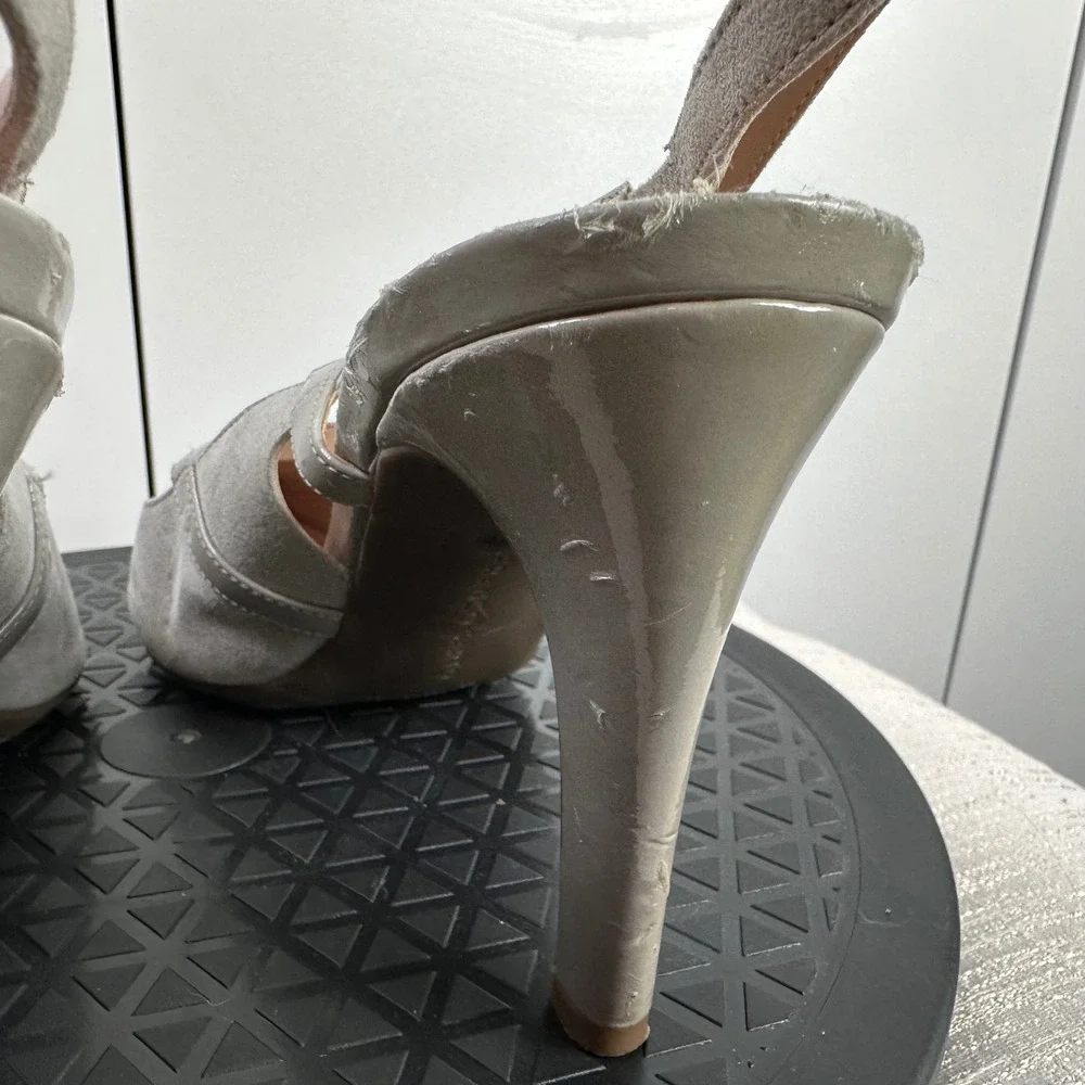Franco Sarto Gray Suede Slingback Heels with Patent Accents Buckle Straps Sz 10M